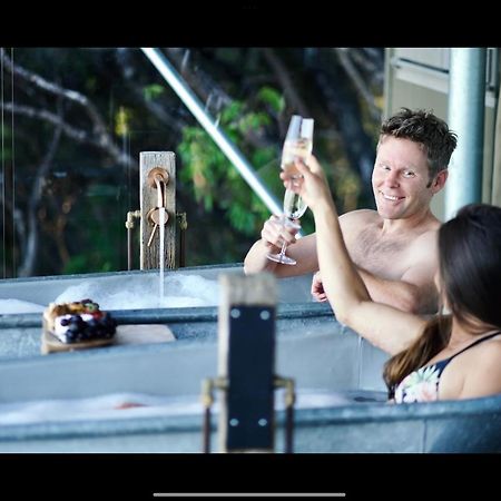 ホテル Drift Off Grid Luxury Eco Glamping Tarakohe エクステリア 写真
