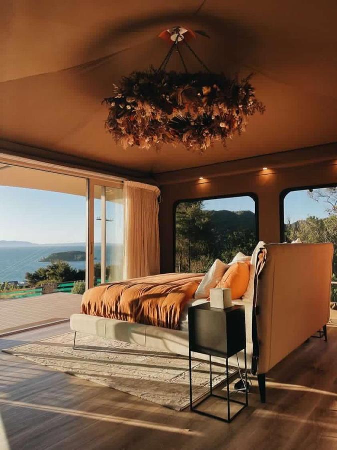 ホテル Drift Off Grid Luxury Eco Glamping Tarakohe エクステリア 写真