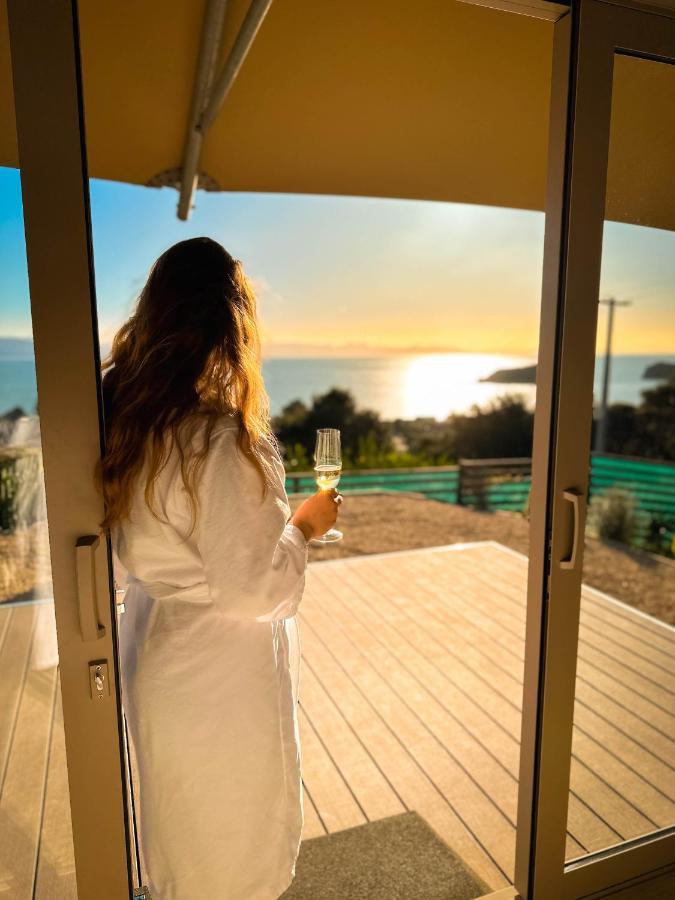 ホテル Drift Off Grid Luxury Eco Glamping Tarakohe エクステリア 写真